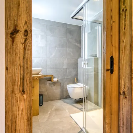 High-end Nature Hideaway - Ferme A Marius *